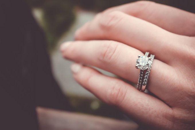 historia  pierścionków zaręczynowych